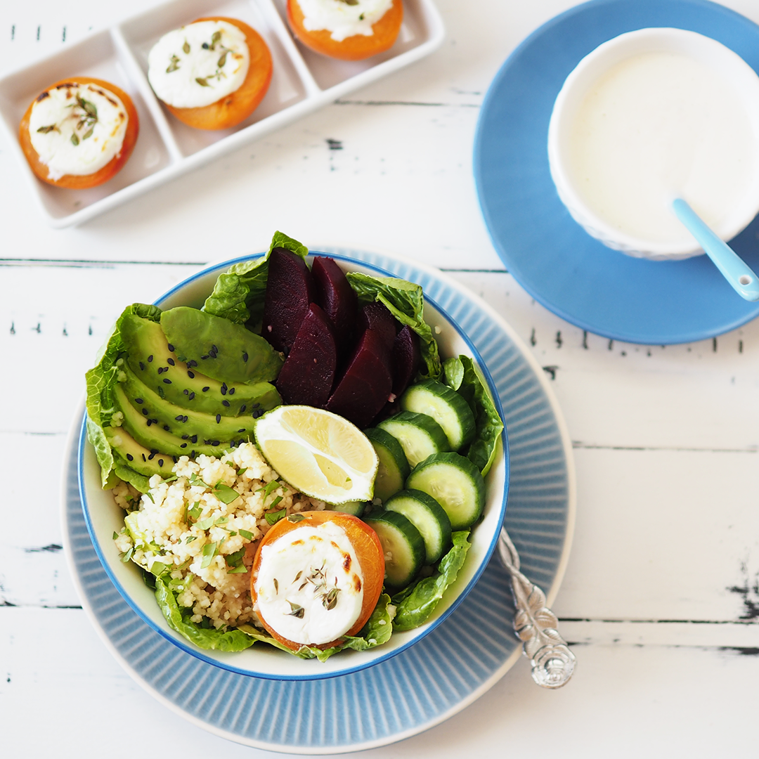 Sommer-Bowl mit Ziegenkäse
