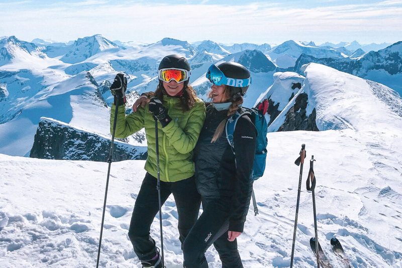 Frauen beim Ski fahren